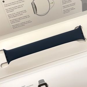 Apple Watch Solo Loop BAND Abyss Blue size 9 41mm Silicone band brand new